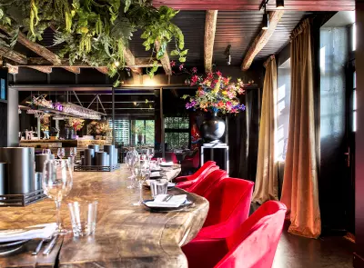 Aranžérské práce z umělých květin